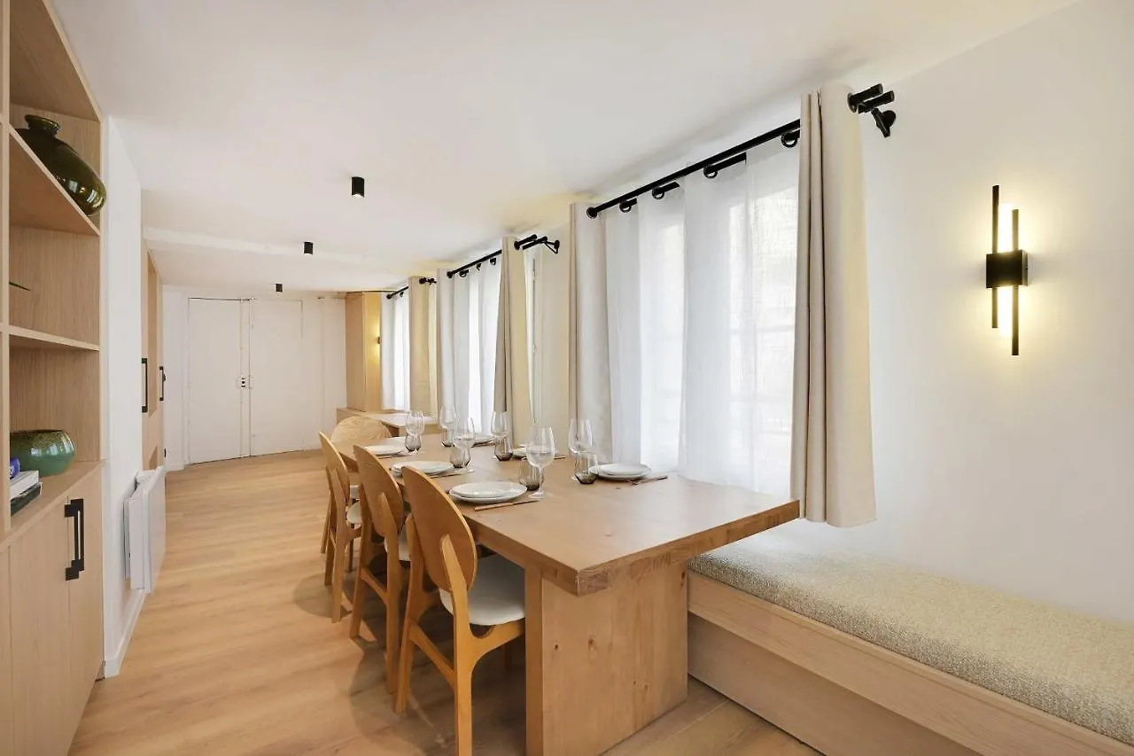 פריז Elegant Apartment - 2Br-6P - Palais Royal צרפת